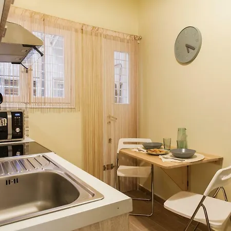 Private Central View Rooms In Apartment Near To Acropolis Metro Station Athens Exterior photo