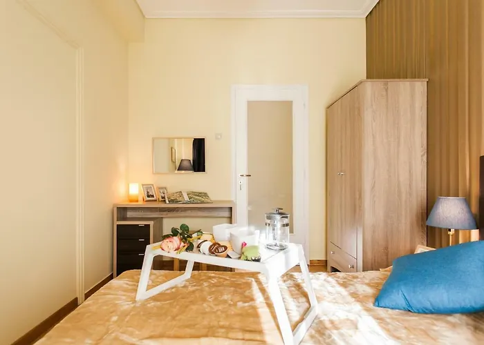 Private Central View Rooms In Apartment Near To Acropolis Metro Station