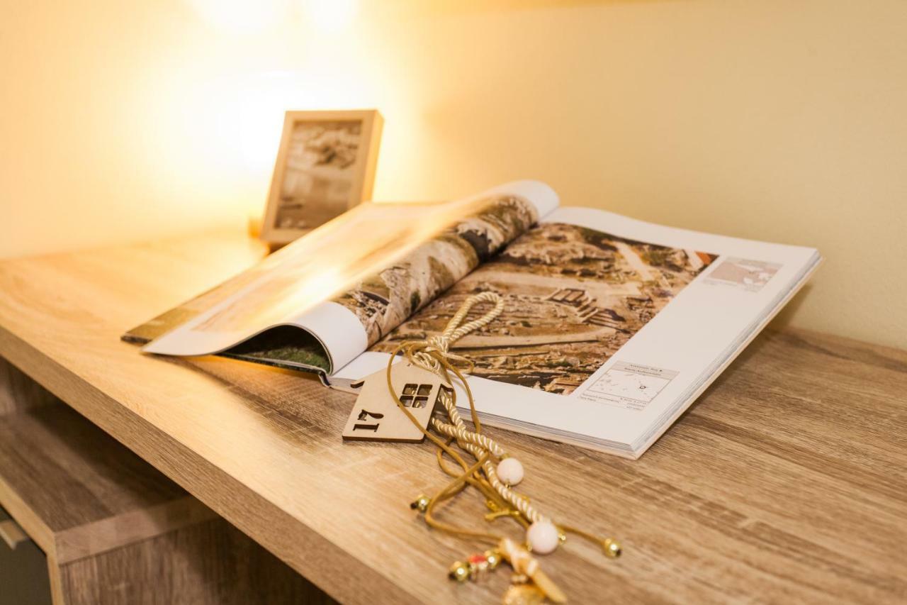 Private View In Near To Acropolis Metro Station Homestay