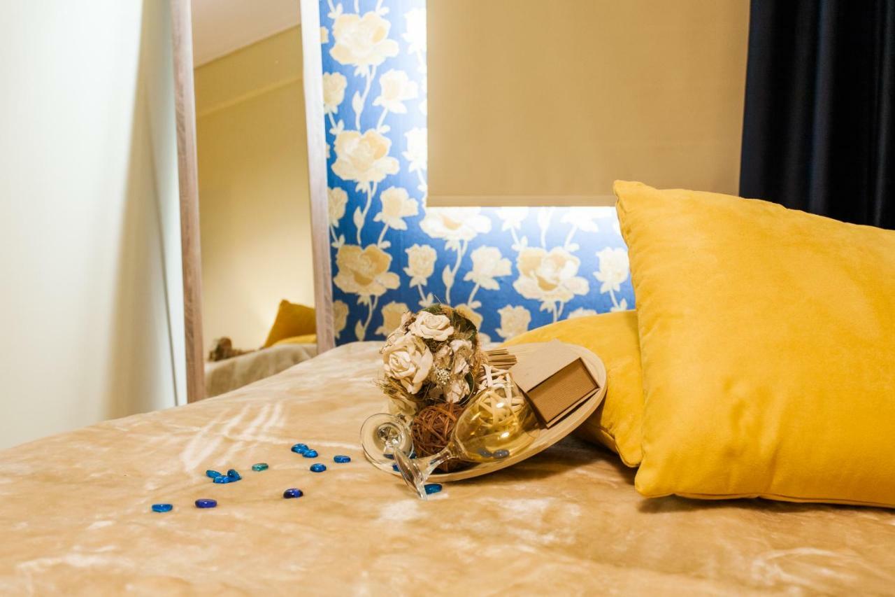 Homestay Private View In Near To Acropolis Metro Station