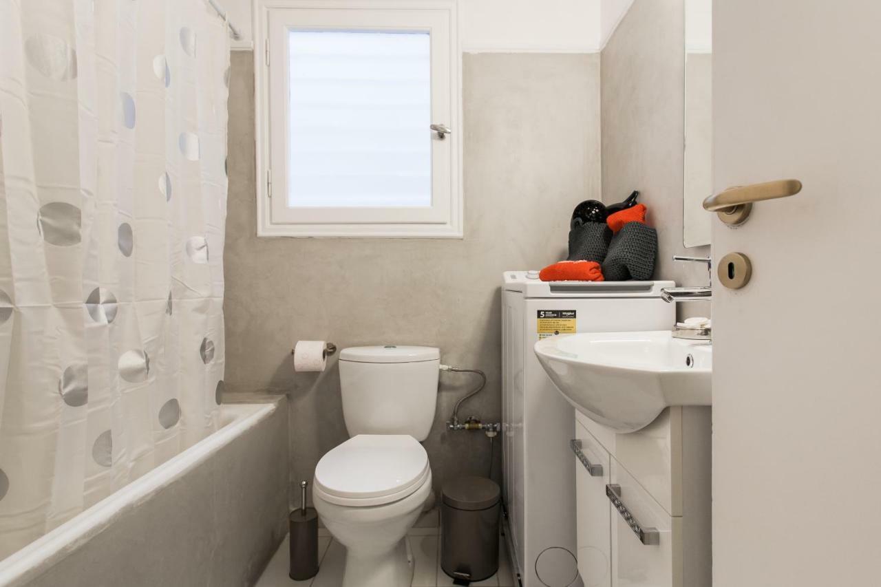 Private View In Near To Acropolis Metro Station Homestay
